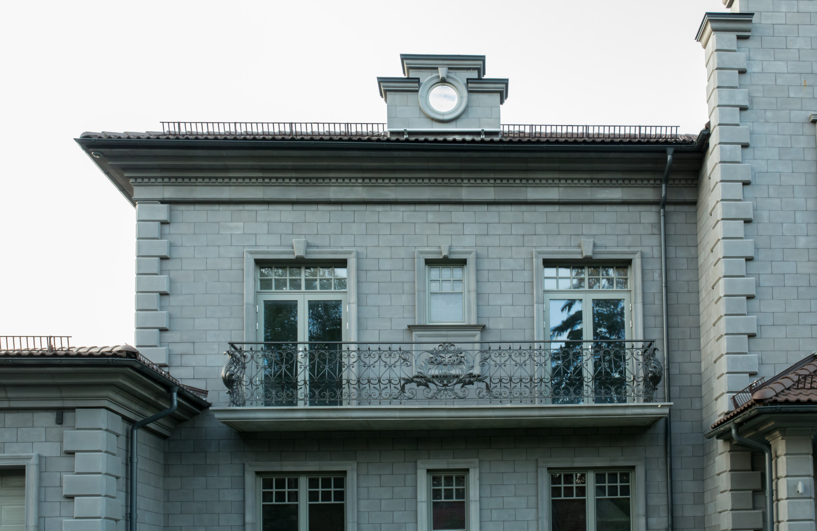 Классический особняк под Петербургом 1800м2