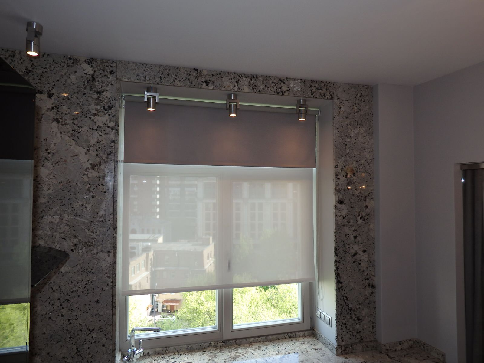 Двухкомнатная квартиры со стеклянной перегородкой на Овчинниковской набережной