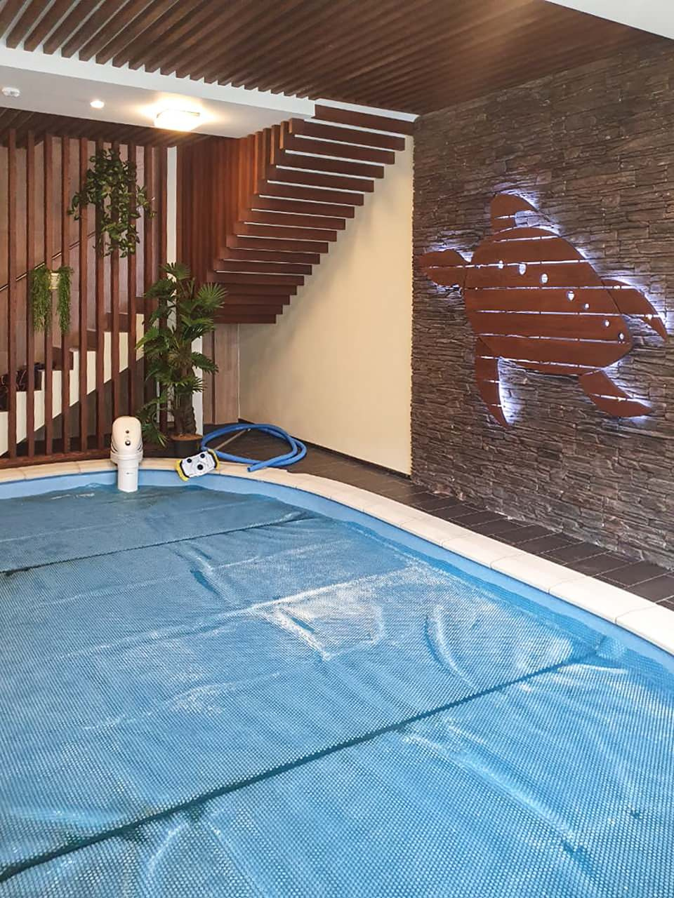 Бассейн в частном доме