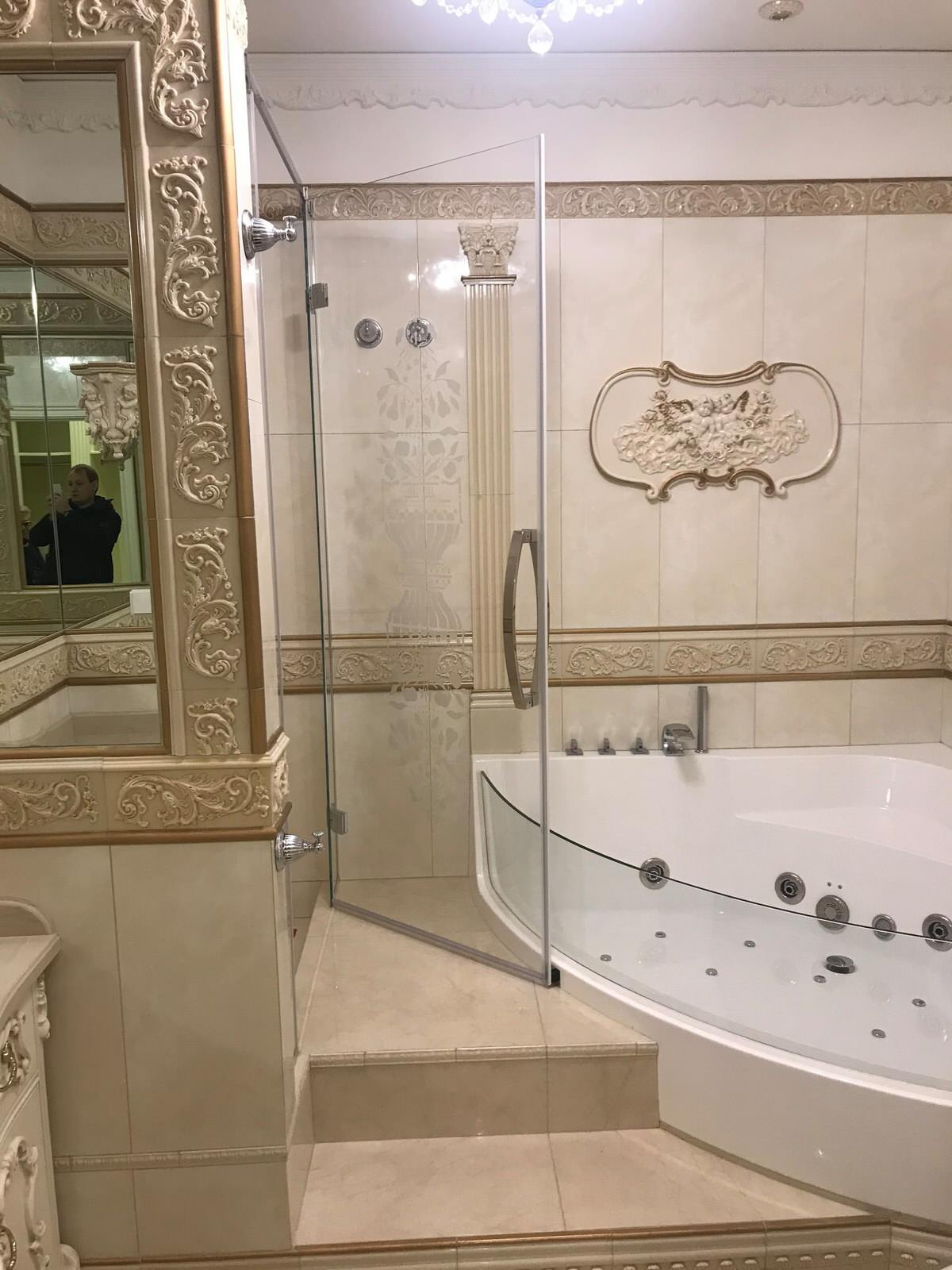 Стеклянна перегородка в душевую
