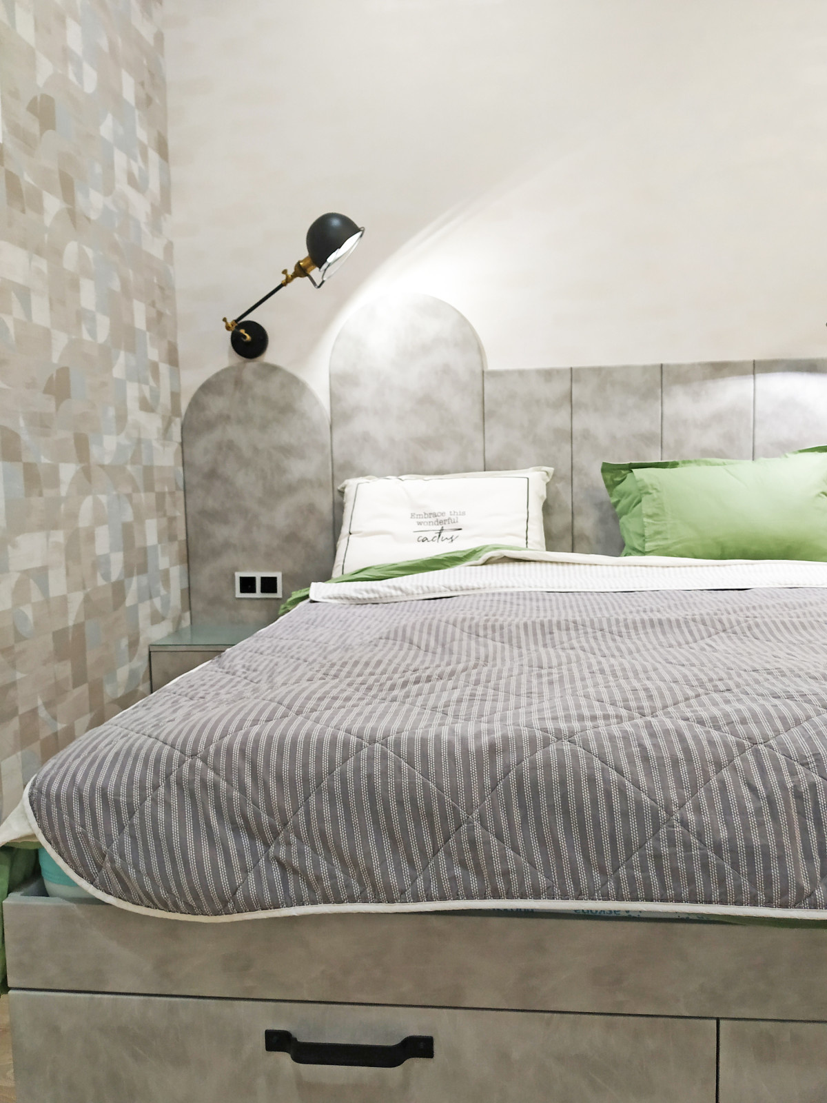 Подростковая комната с элементами лофта