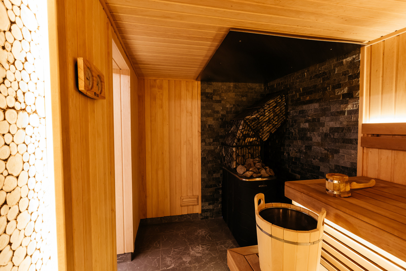 Коттедж общей площадью 500м2