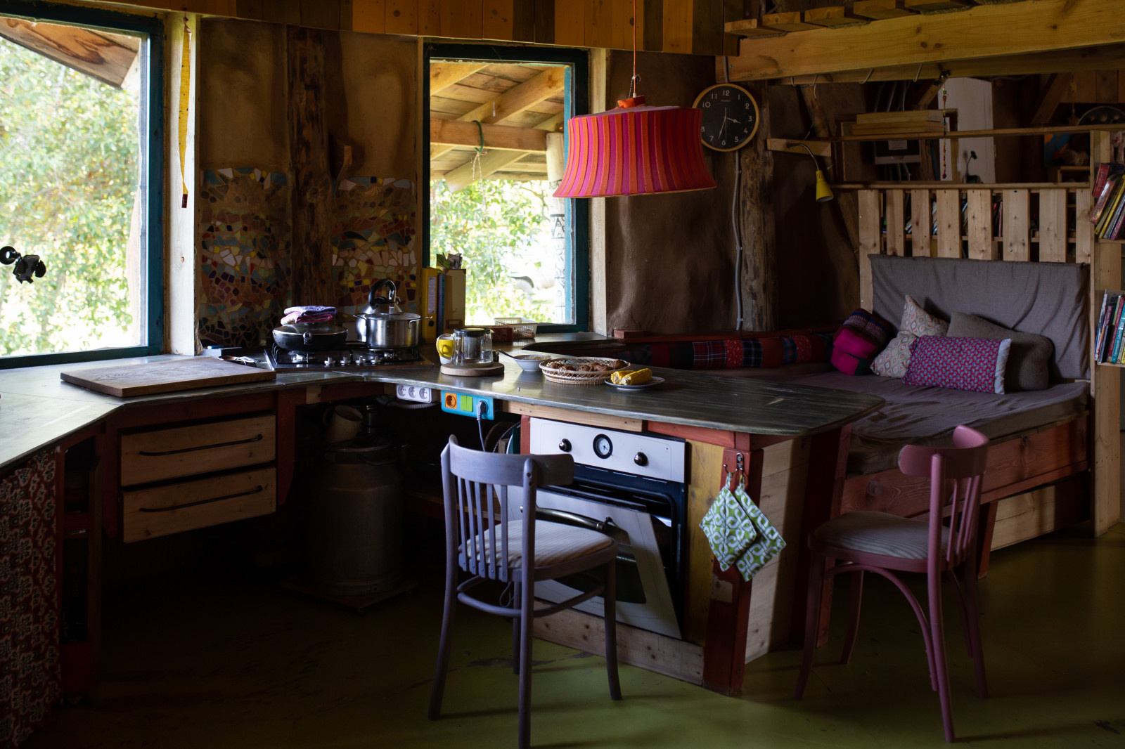 В гостях: Соломенный дом, вдохновленный Зеленой школой на Бали