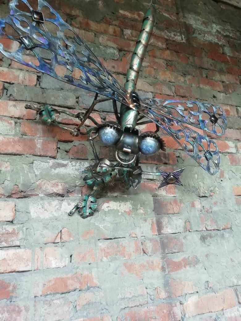 кованые стрекозы