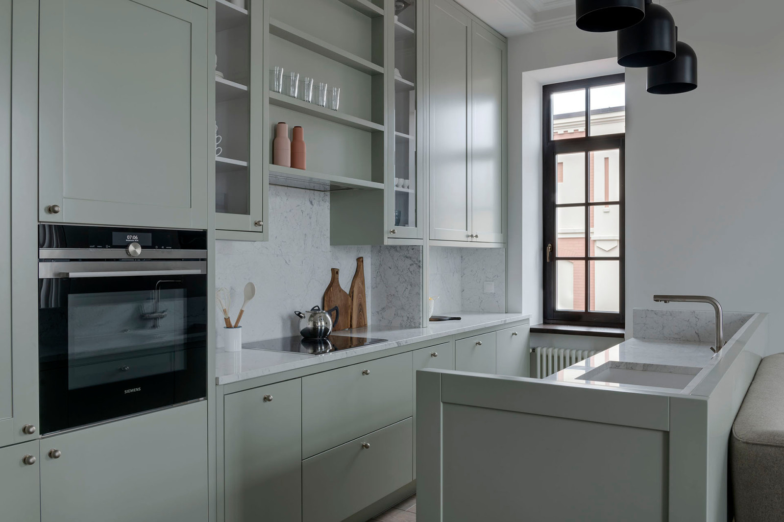 Кухня. Связь через деор с окружением