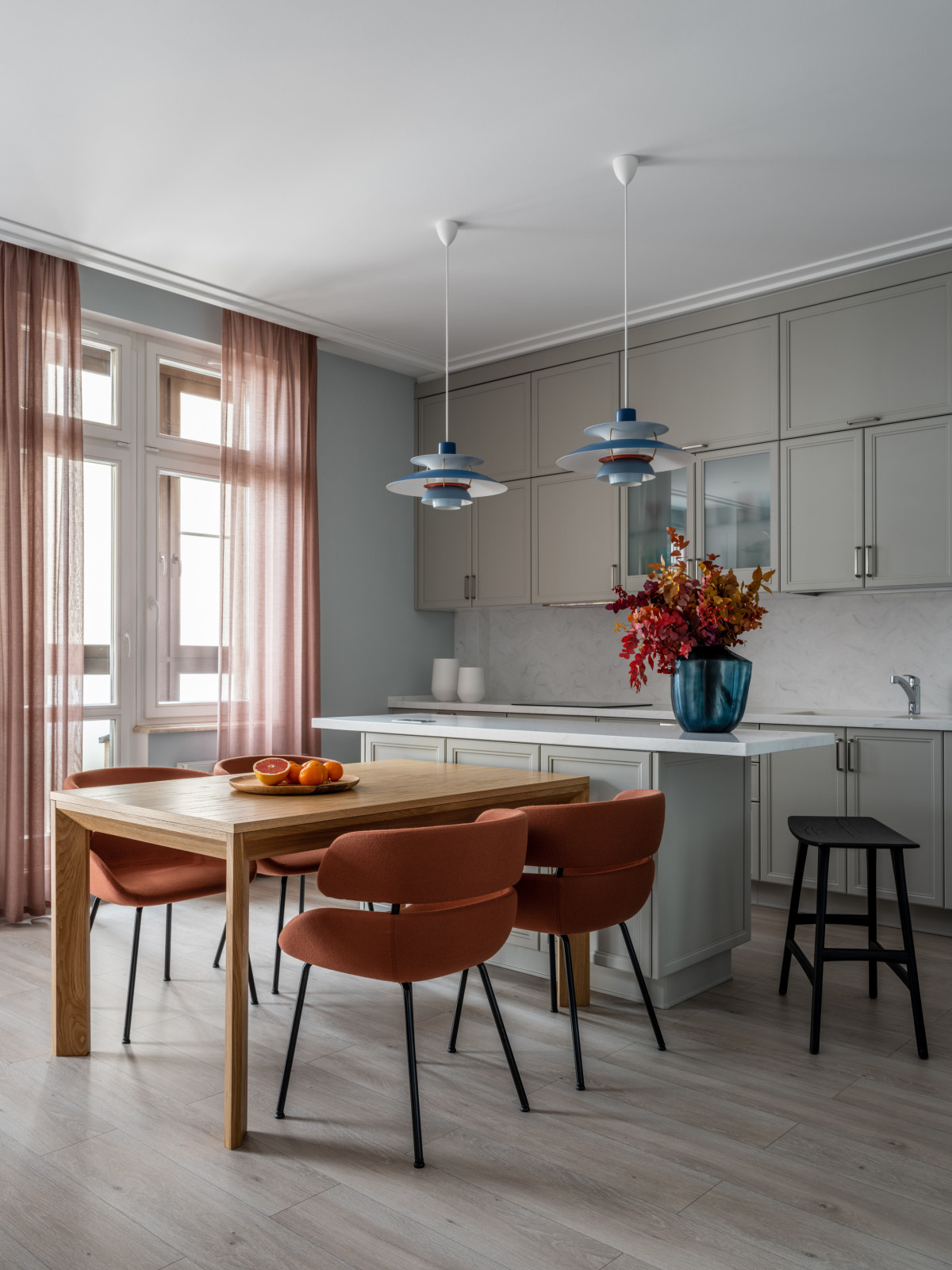 Как правильно: Подобрать модные шторы к интерьеру