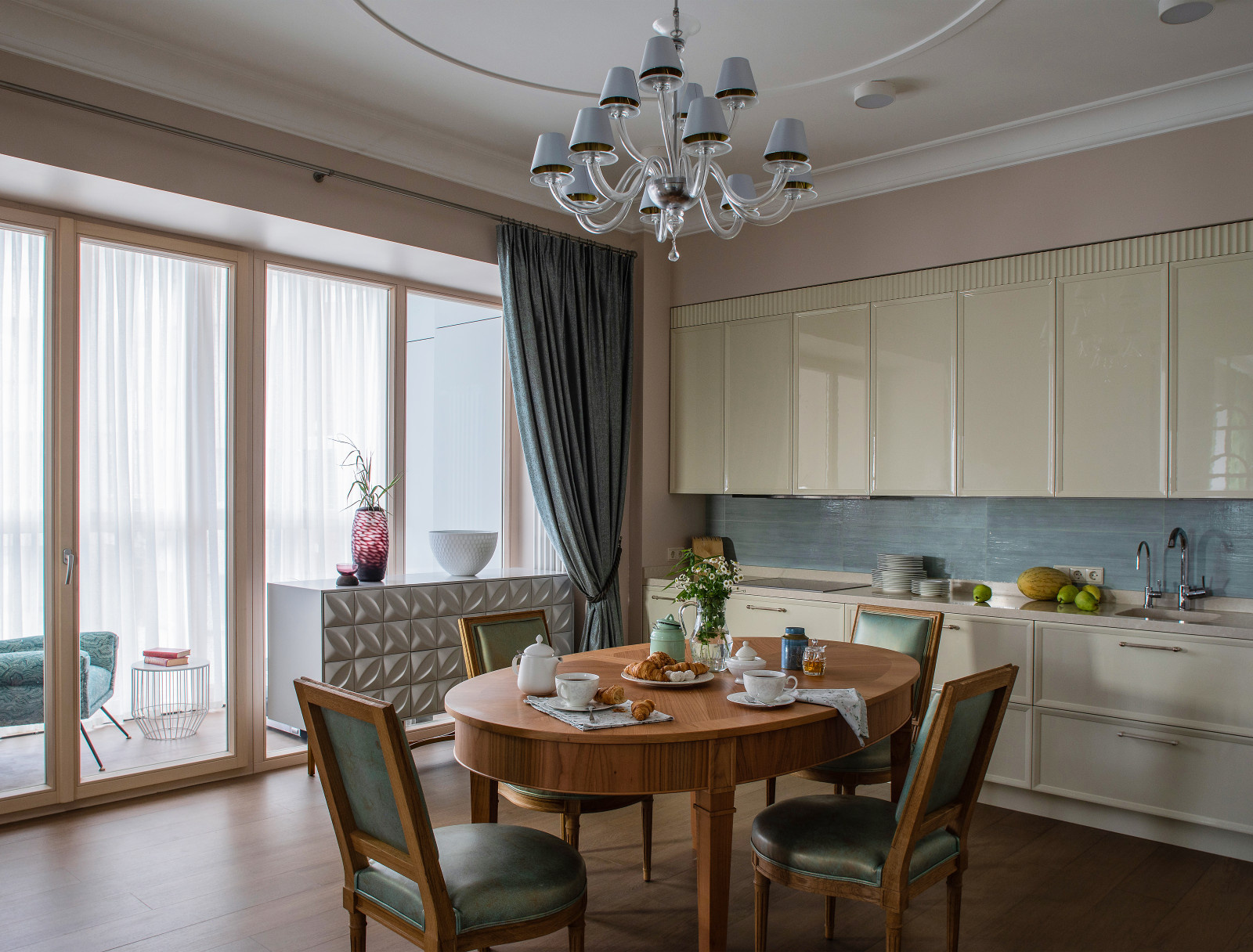 Квартира сад с птичками, 200 кв.м.