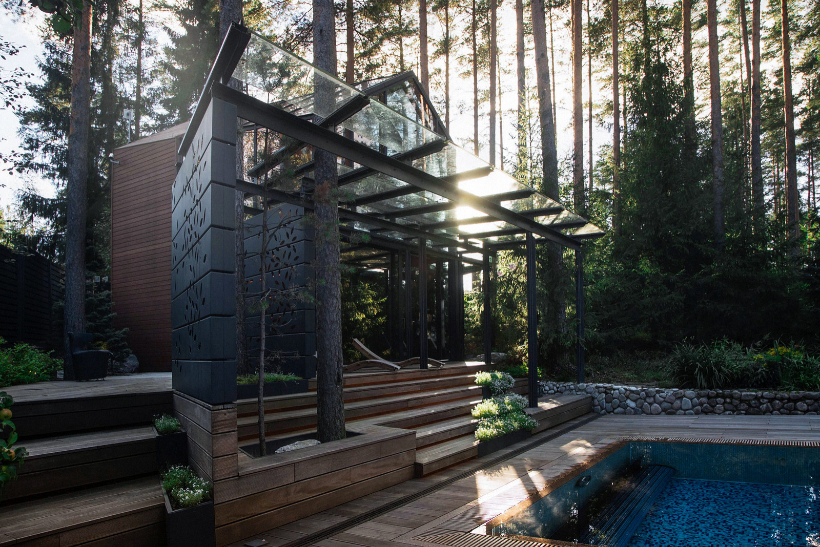 Уличная перегородка с подсветкой.