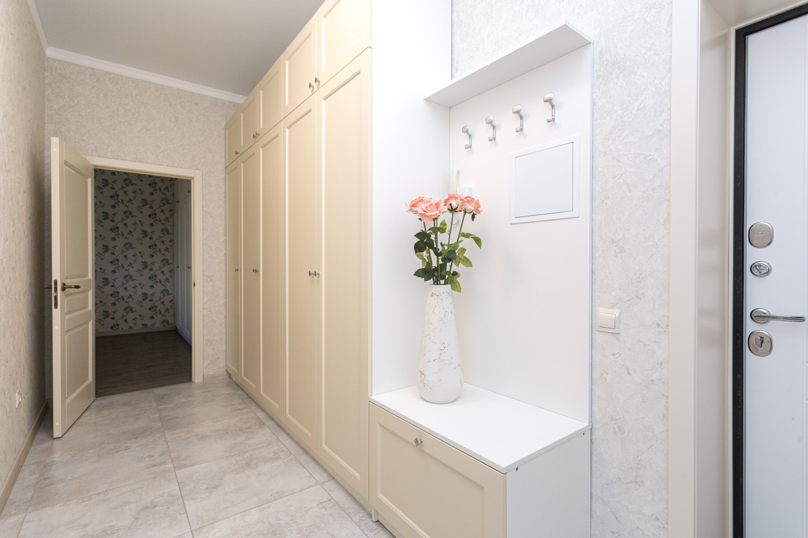 Прихожая в стиле современная классика