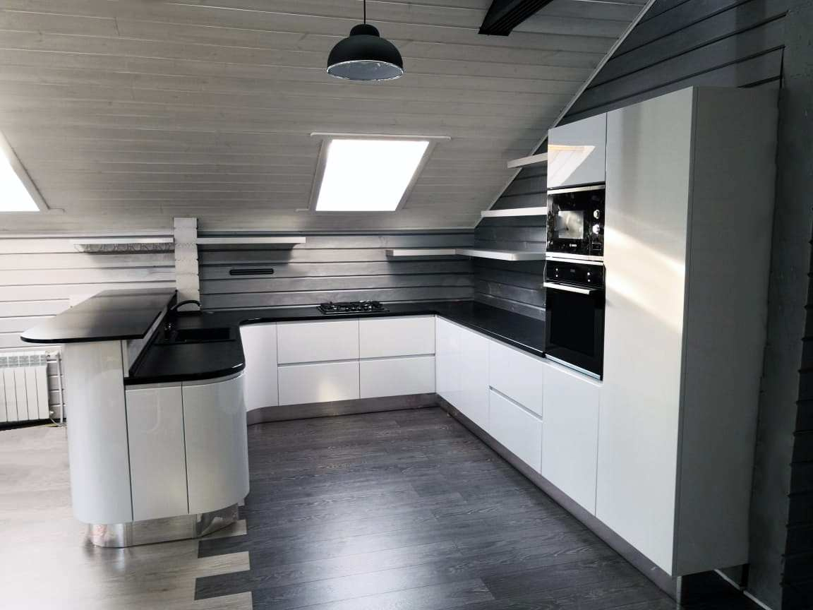 Обложка проекта: Кухня в стиле хай-тек