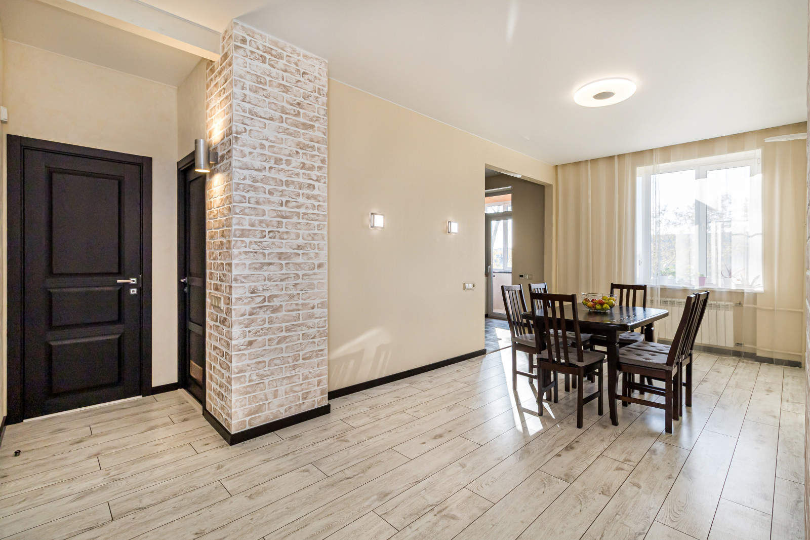 Трехкомнатная квартира в сталинском доме