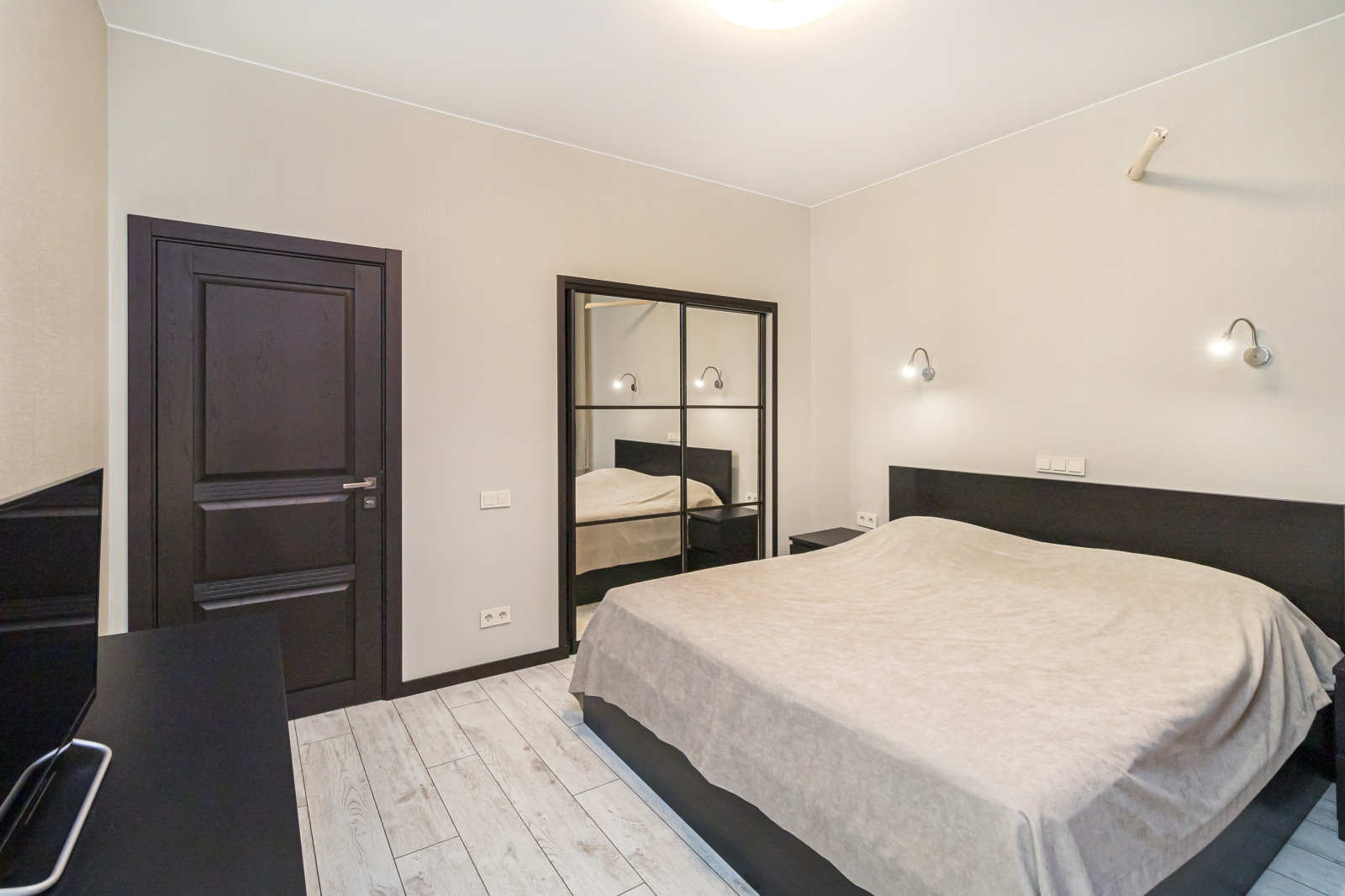 Трехкомнатная квартира в сталинском доме