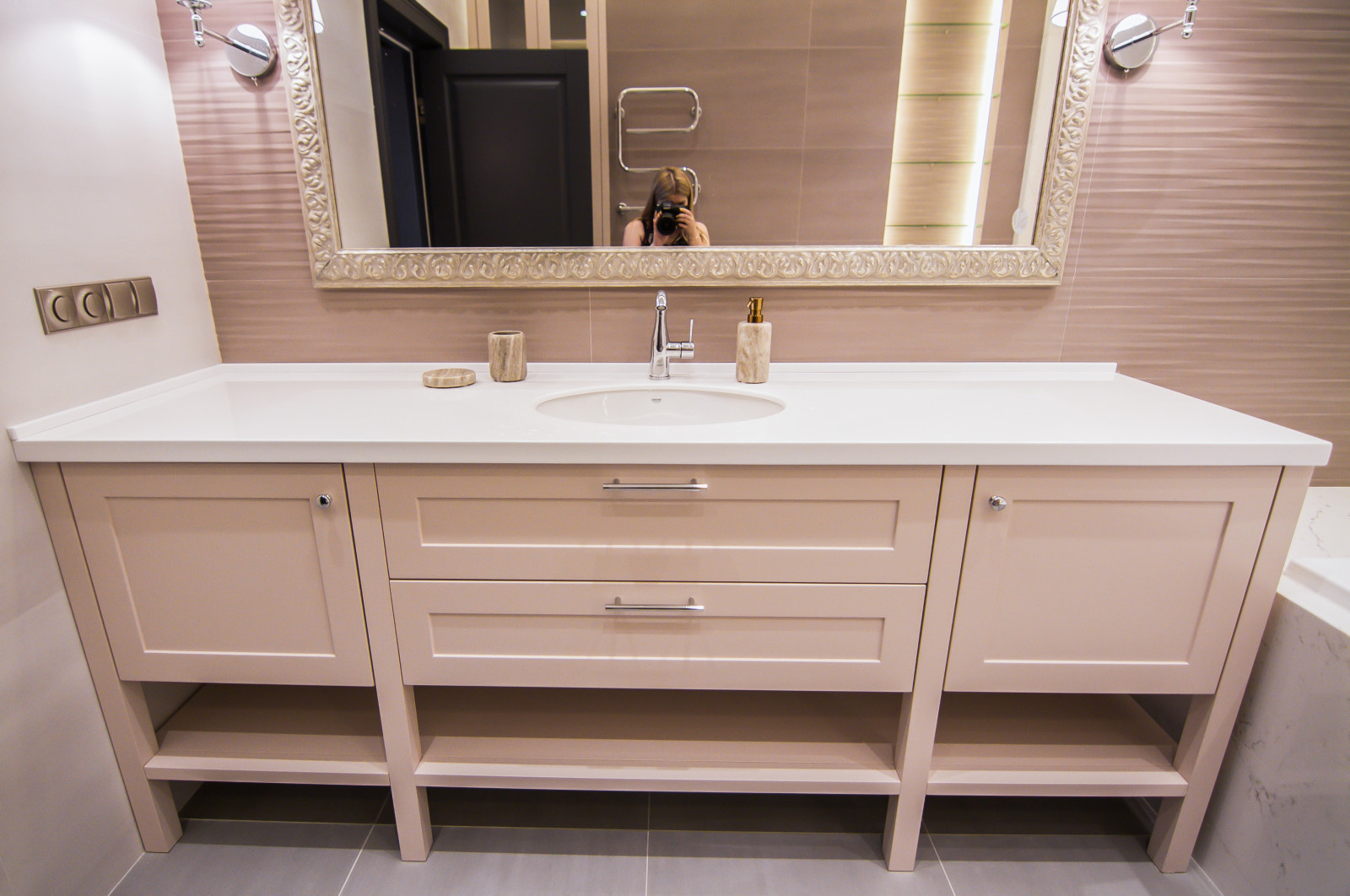 Обложка проекта: Светлая тумба в ванную