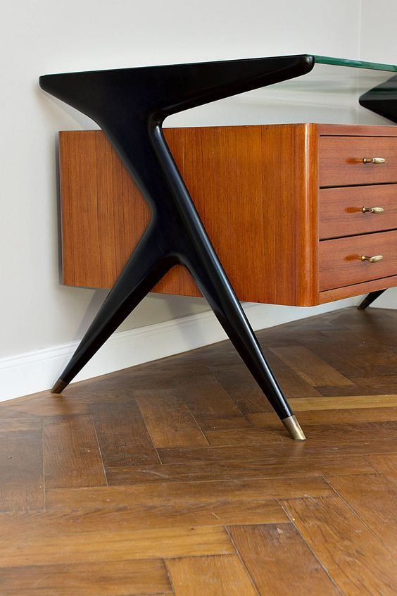 Мебель и интерьеры " Mid-century ".