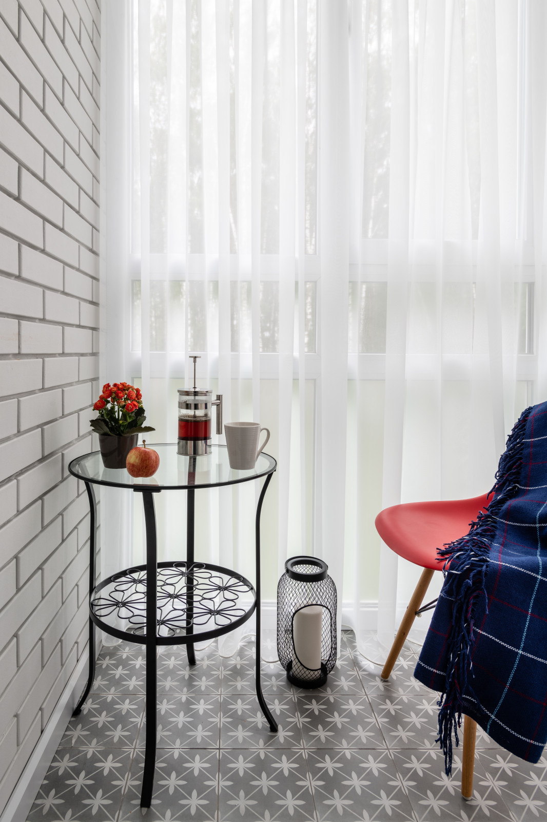 Серый, изумрудный и ягодный