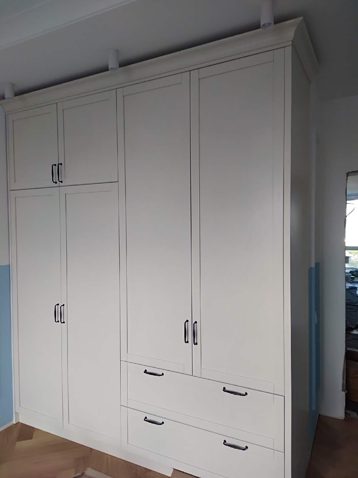 Обложка проекта: Шкаф в детскую из массива дуба Модерн