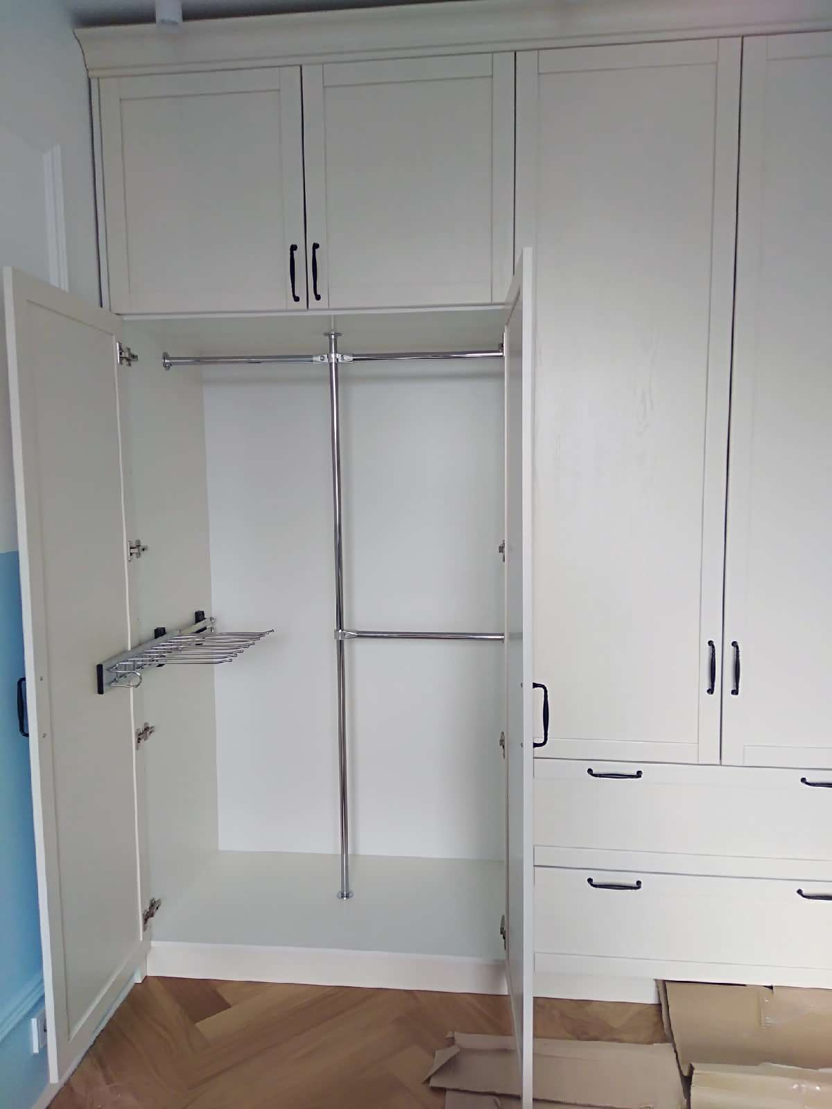 Шкаф в детскую из массива дуба Модерн