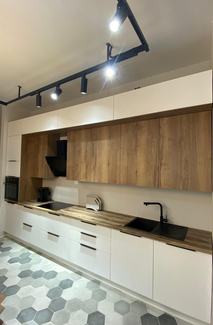 Обложка проекта: Кухня с антресольной зоной прямая