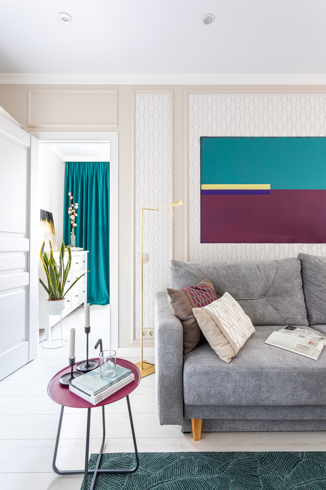 Яркая квартира для молодой девушки