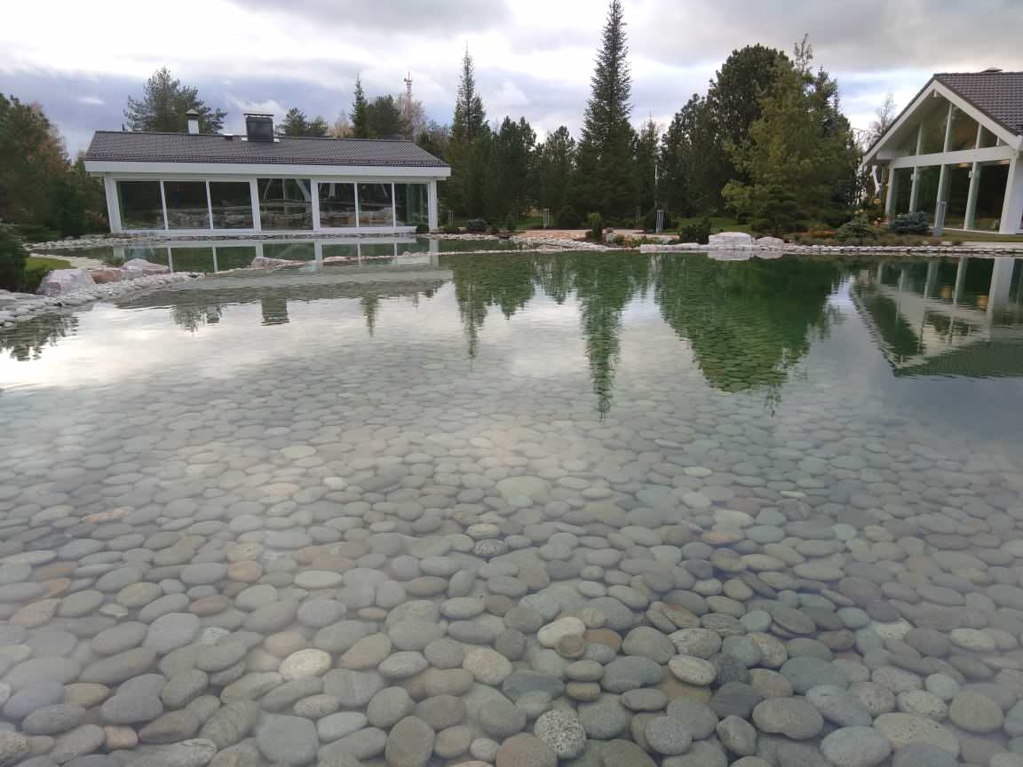 Плавательный водоём в п. Мендсары (Лен. обл.)