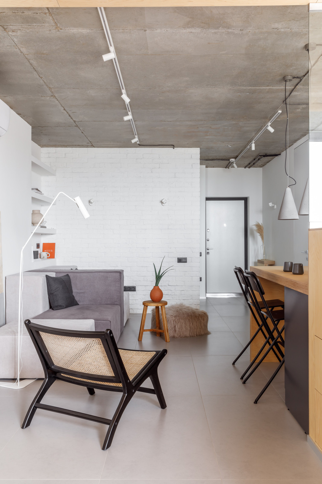 Houzz тур: 56 кв.м — студия для молодого врача