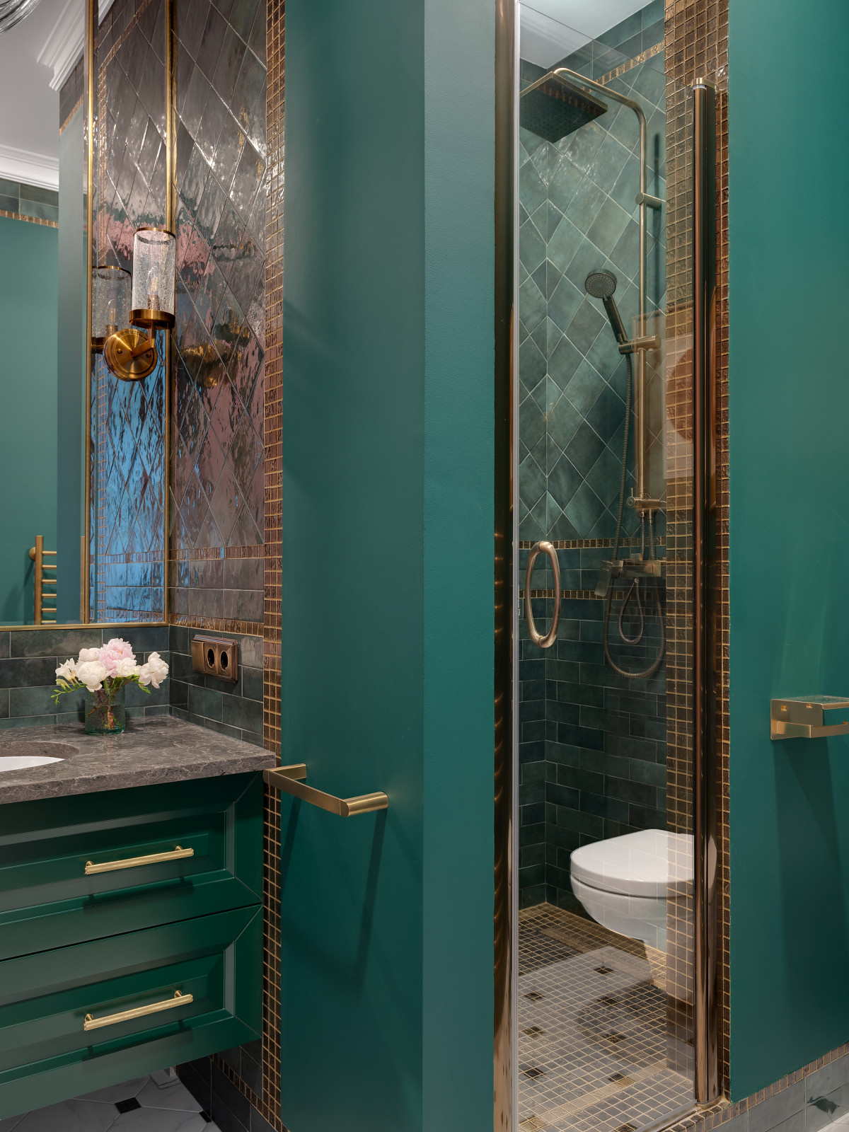 Изящная квартира с гравюрами 18го века