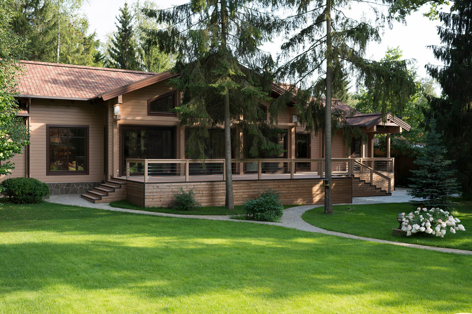 Терраса и дом