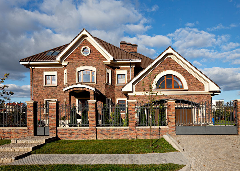 Сочетание искусственного камня и облицовочного кирпича