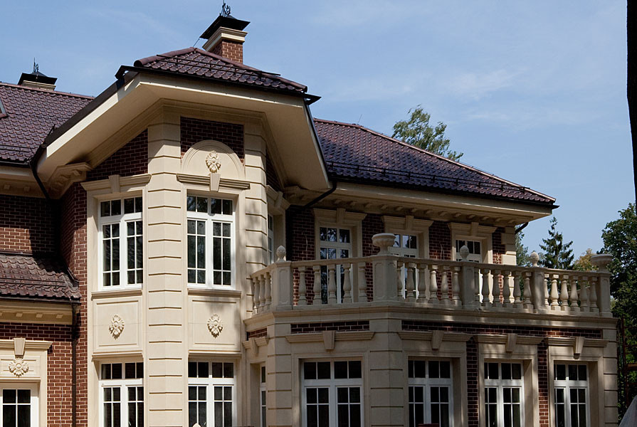 Комбинированная отделка загородного дома