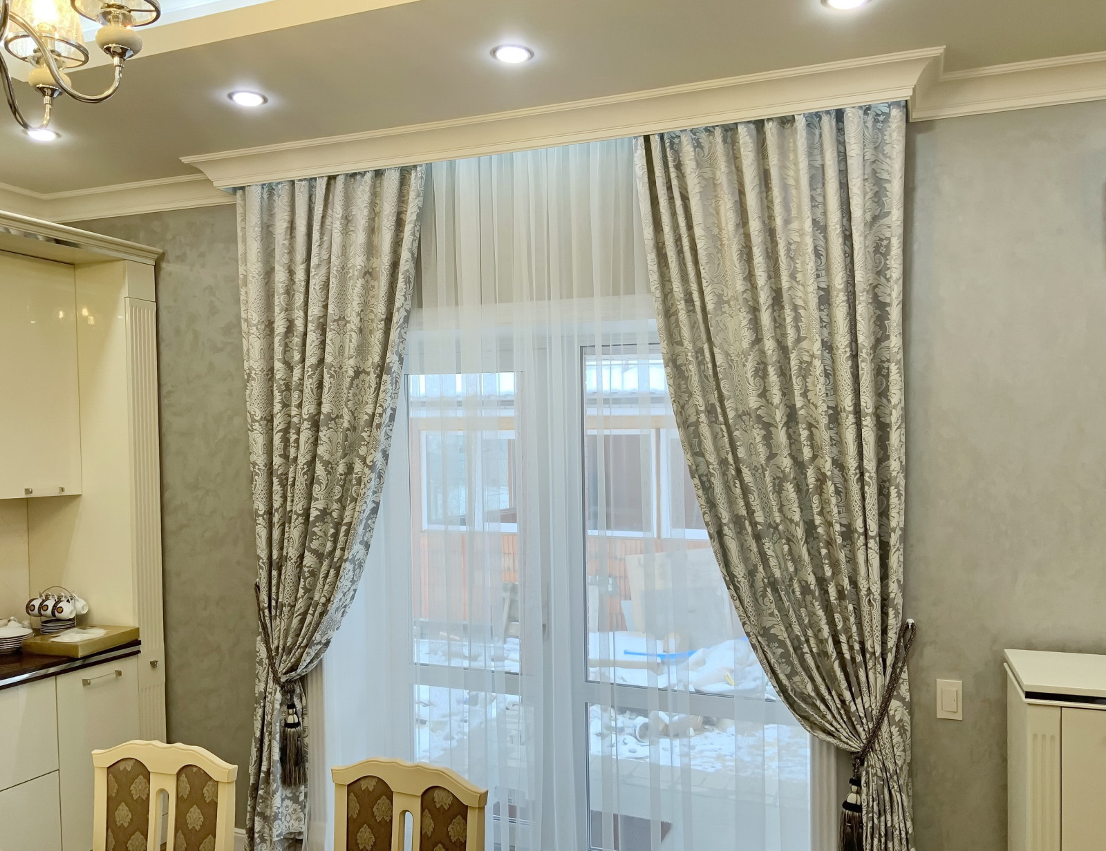 Шторы в гостиную частного дома  - дизайн, пошив. монтаж.