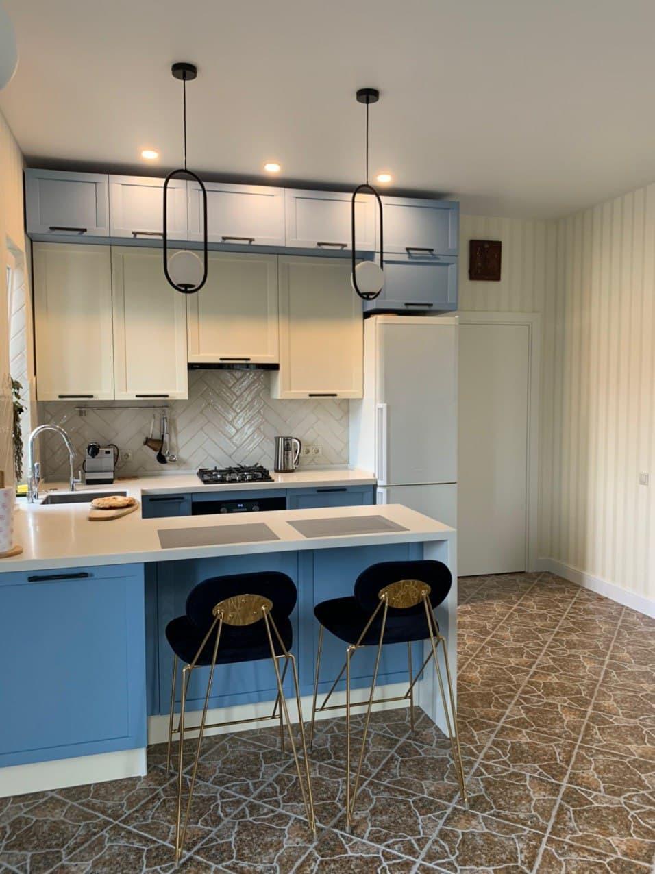 Кухня в доме с отделкой