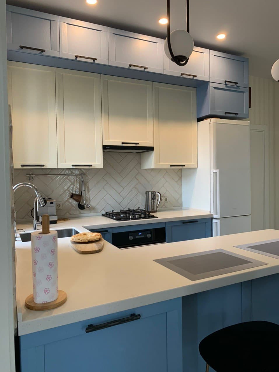 Кухня в доме с отделкой