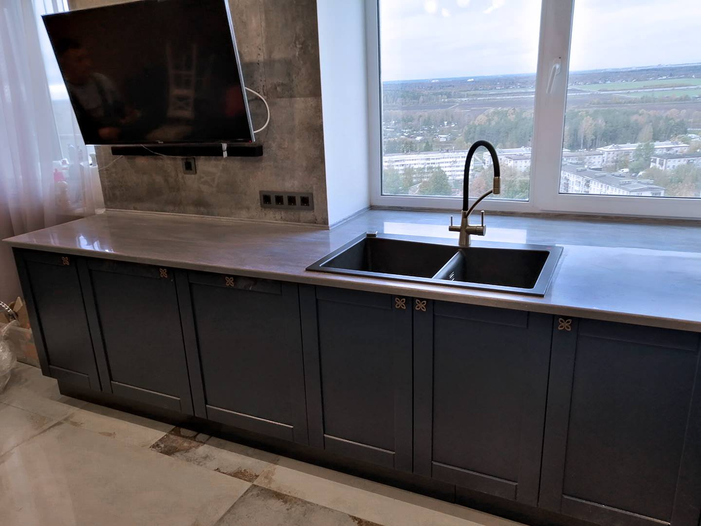 Подоконник-столешница из искусственного камня Corian Juniper