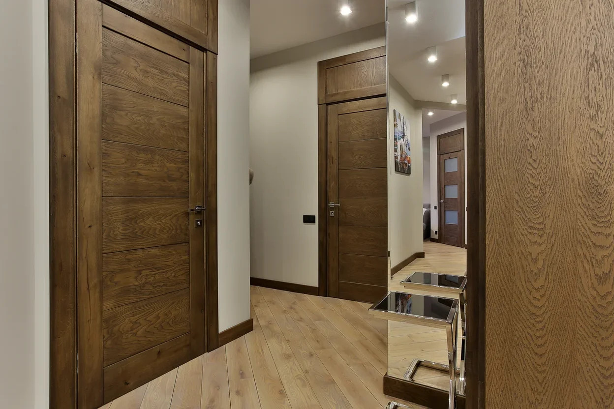 Паркет, двери, фальш-фрамуги, плинтус