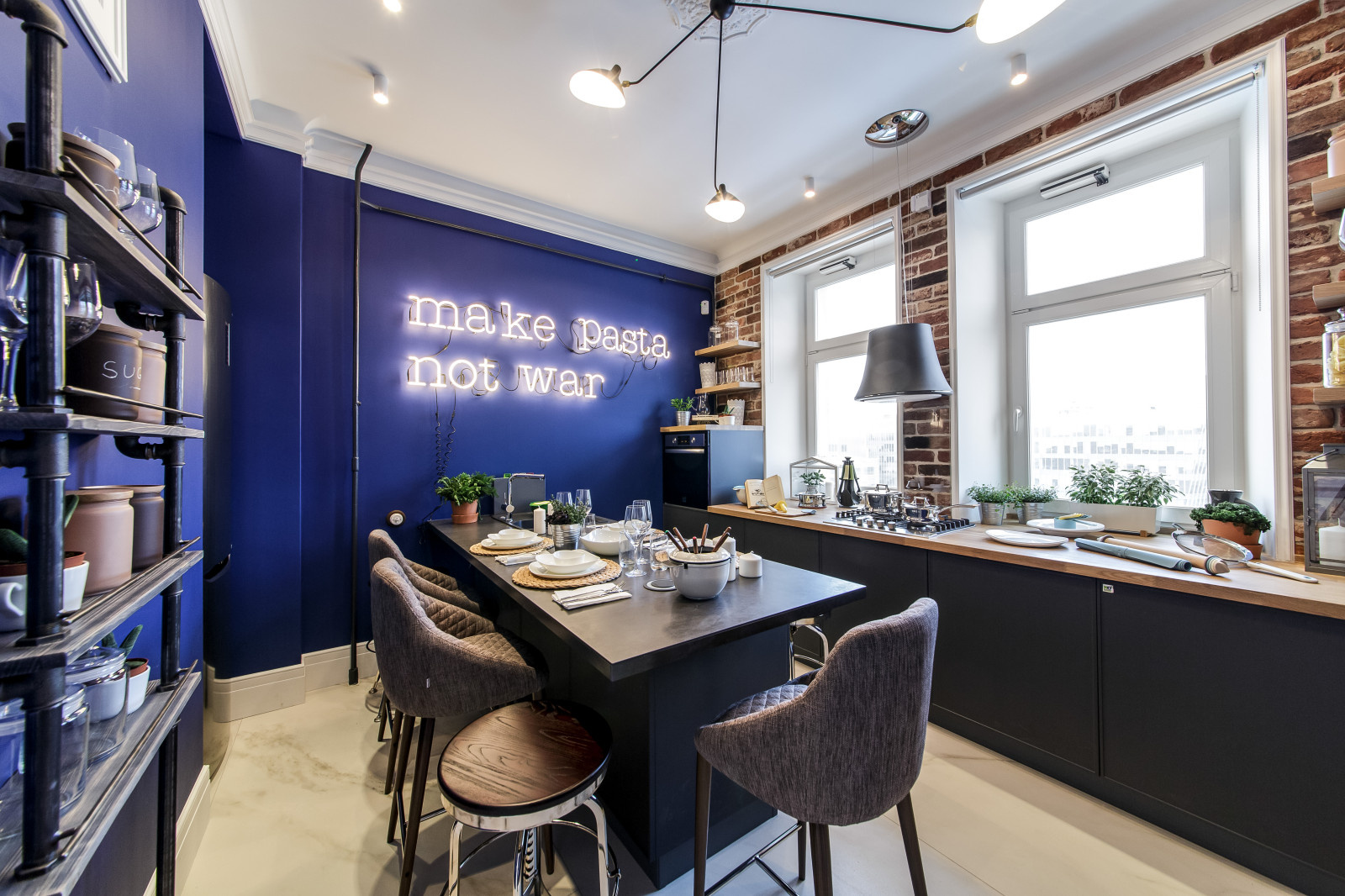 Передача "Квартирный вопрос". Проект "Делай пасту" дизайнера Айи Лисовой.