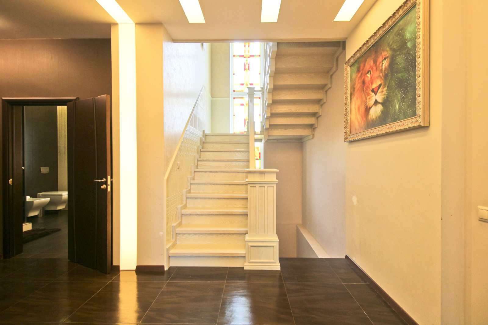 Дом со львами