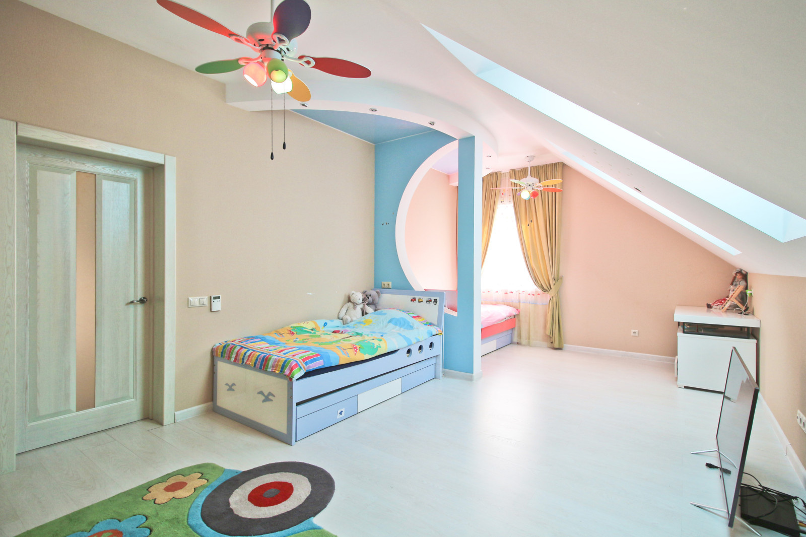 Дом со львами