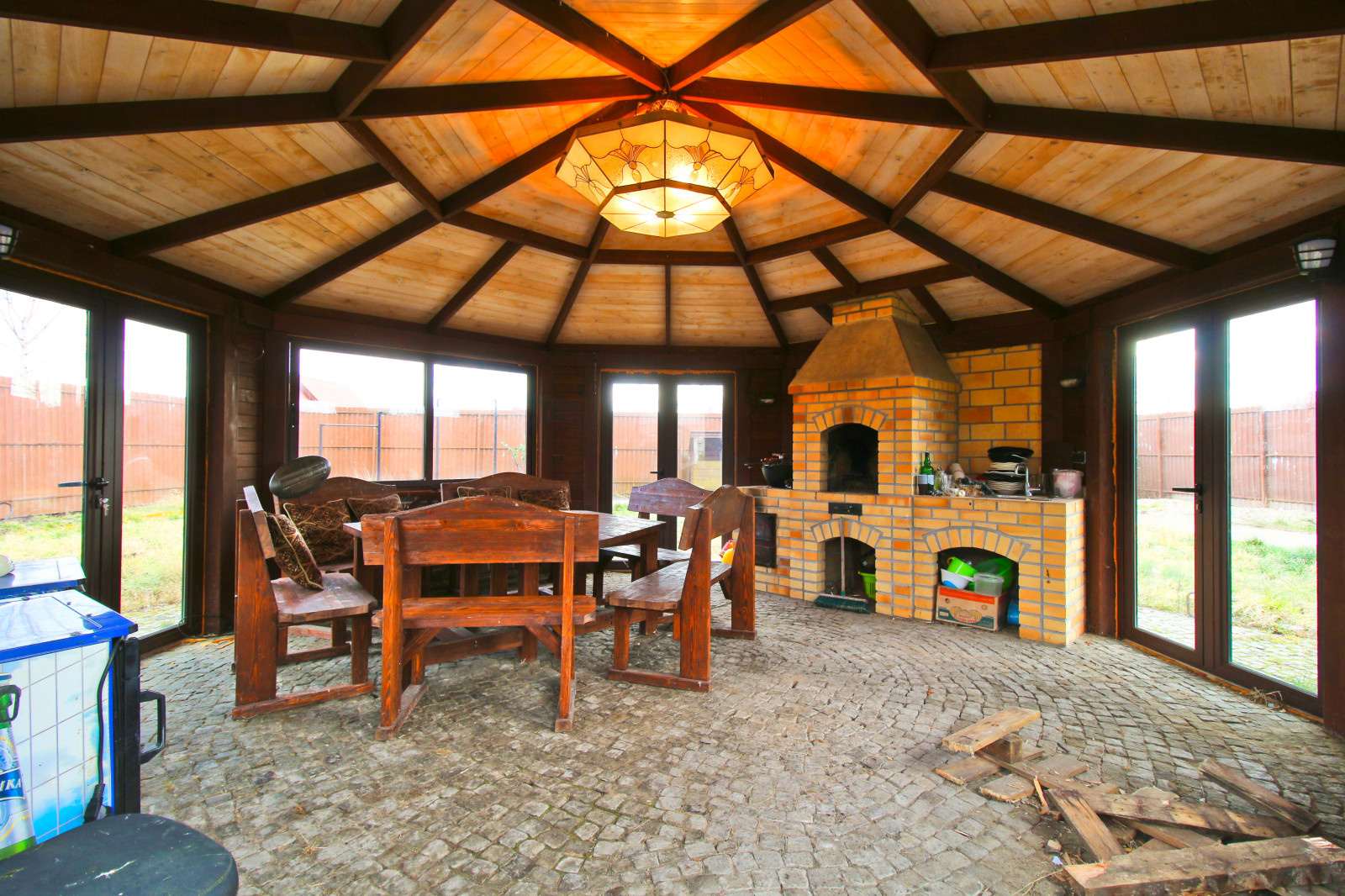 Дом со львами