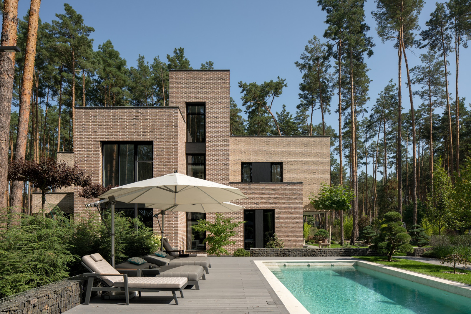 BST House