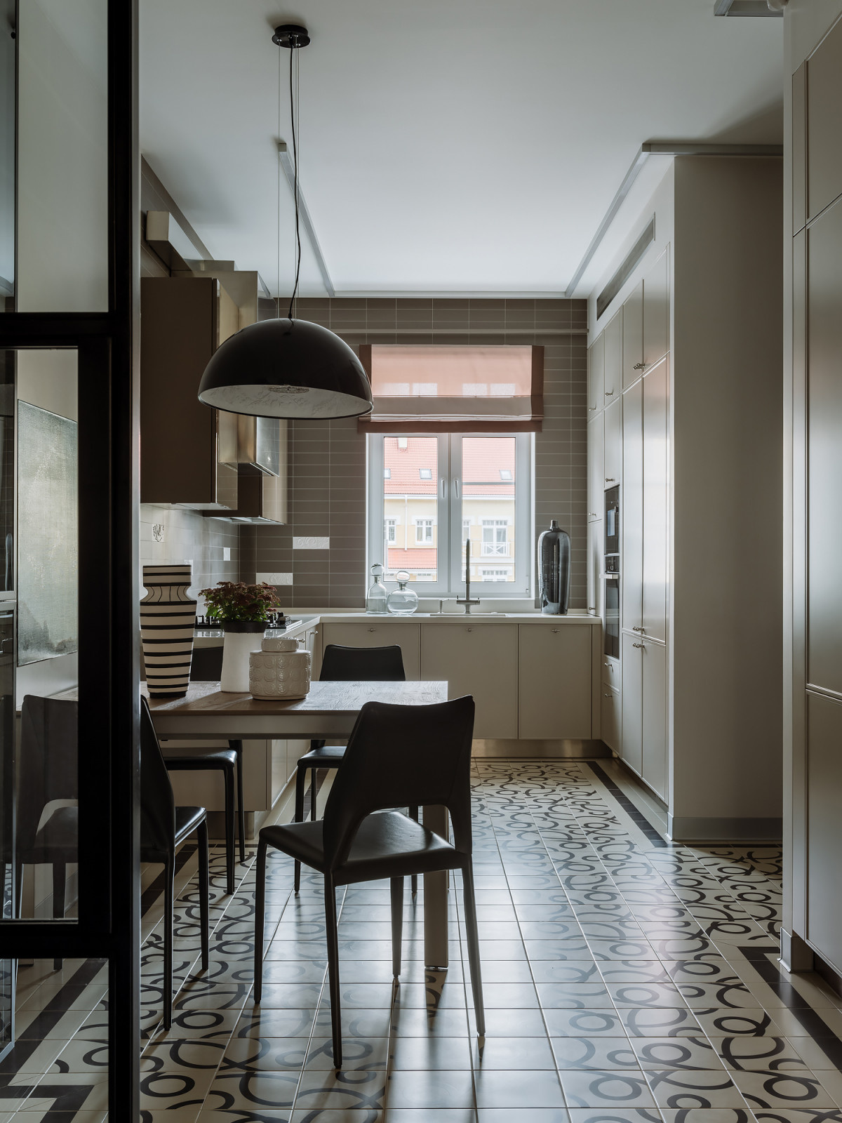 Houzz тур: Таунхаус с детскими-капсулами и фамильным шкафом