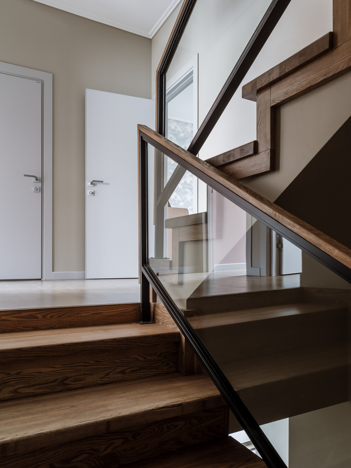 Houzz тур: Таунхаус с детскими-капсулами и фамильным шкафом