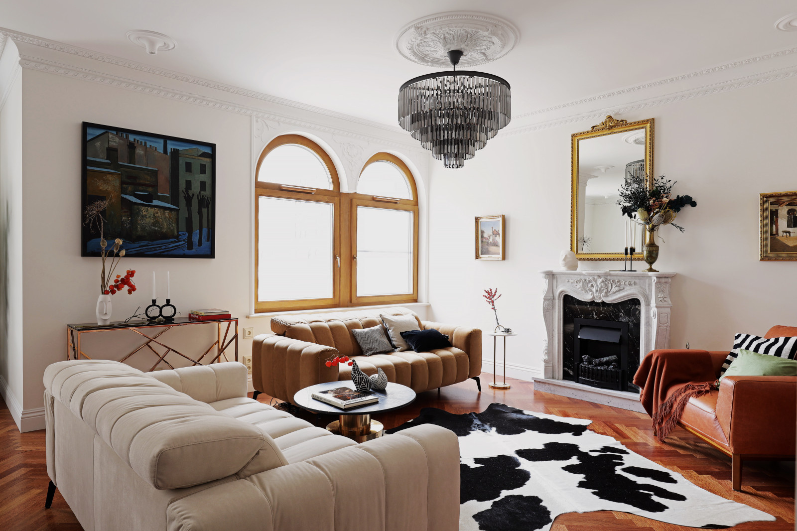 Houzz тур: Квартира с прозрачной кухней и мраморными каминами