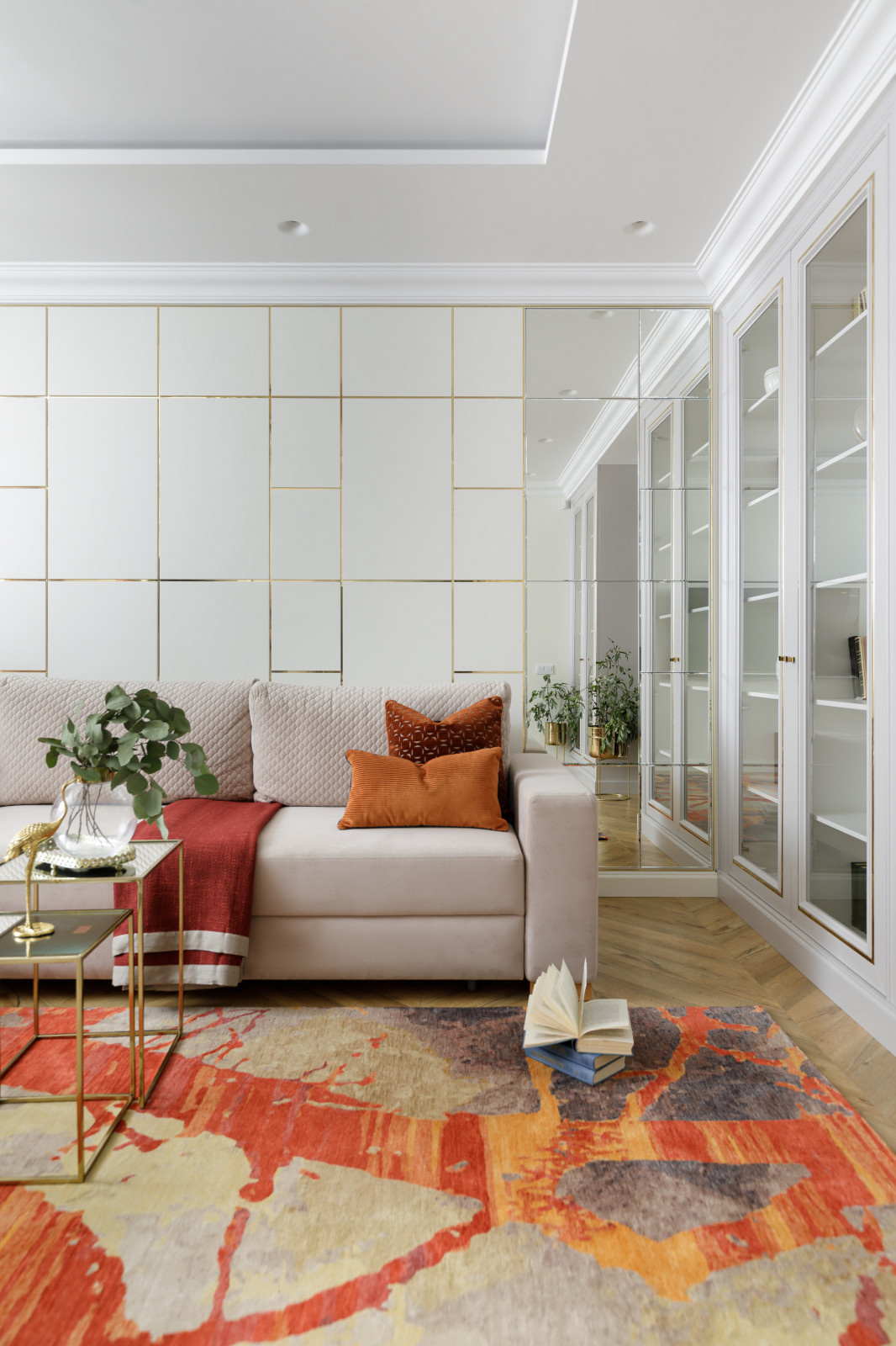 Просто фото: Геометрические рисунки на фасаде