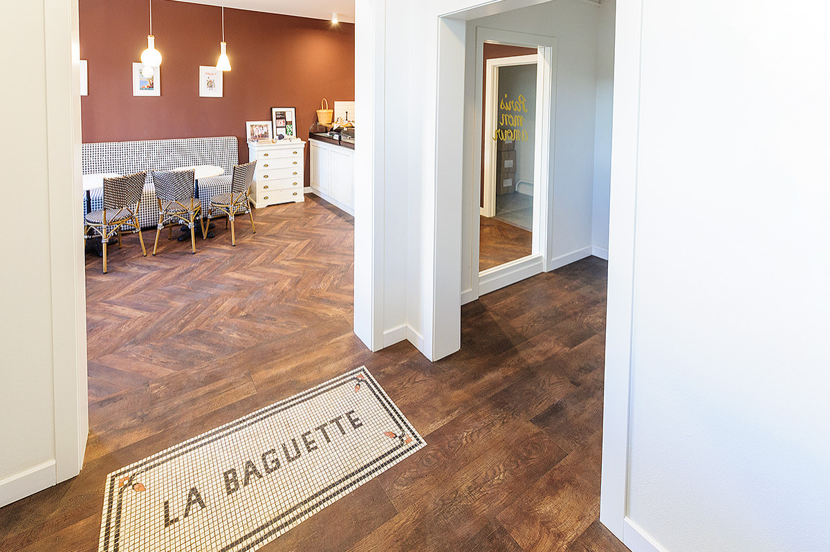 Булочная-пекарня «La Baguette» в Минске. Виниловые полы.