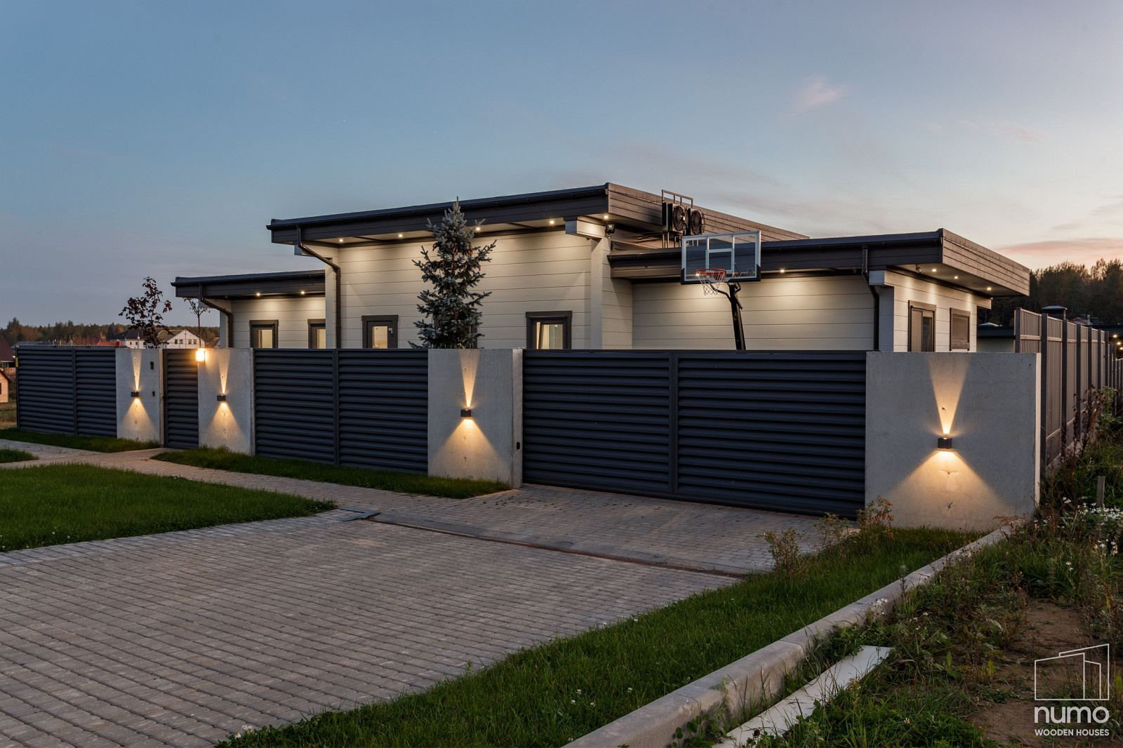 Роман Обрамов