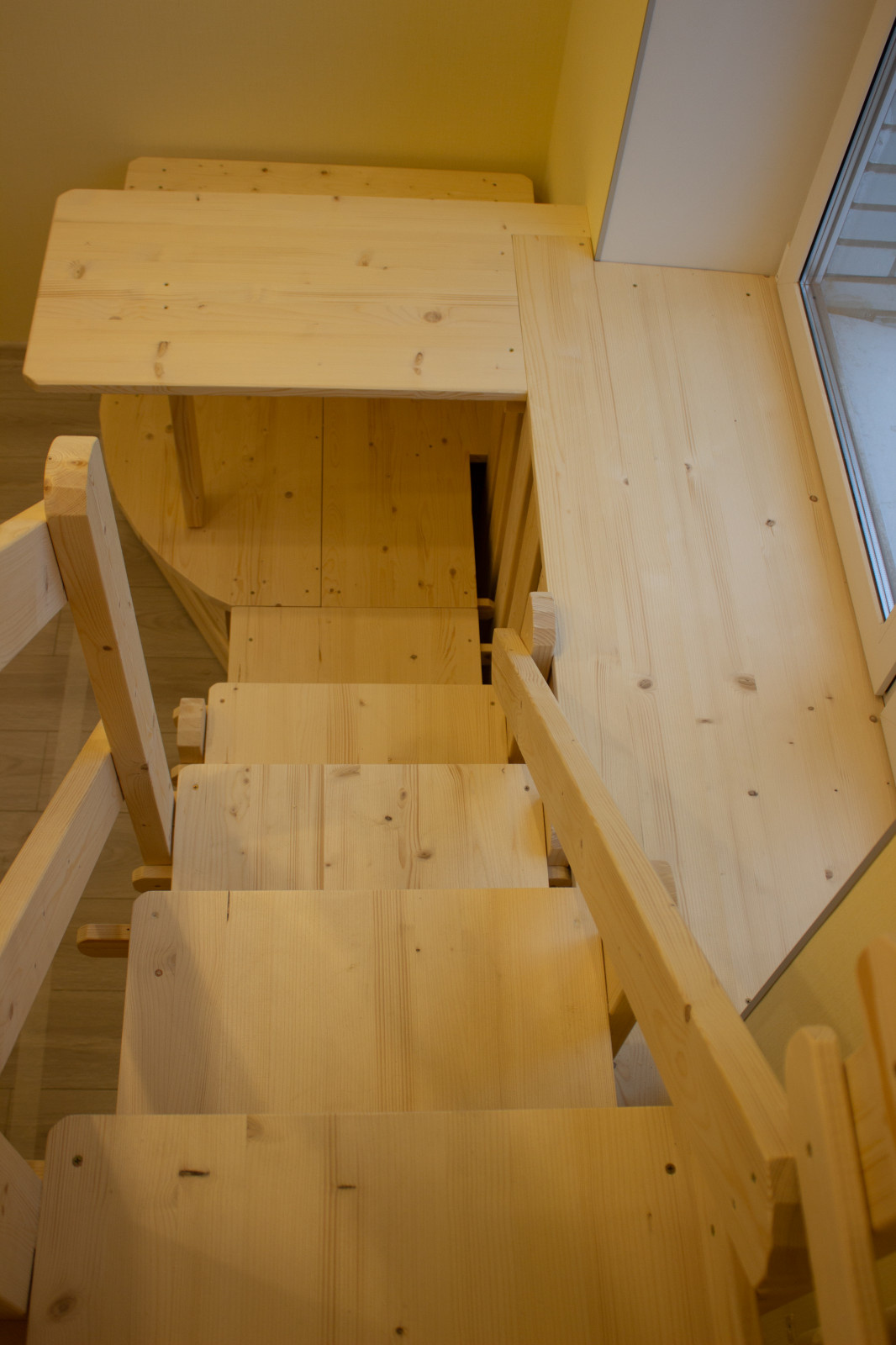 Детский интерьер из дерева для Эрика и его мамы