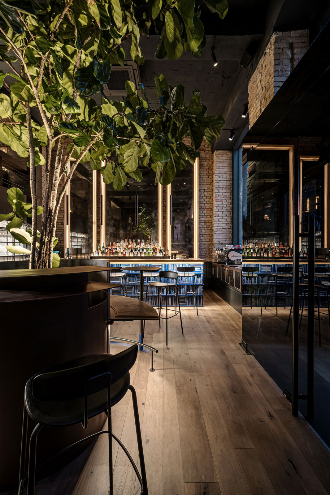 Follower | Restaurant & Bar