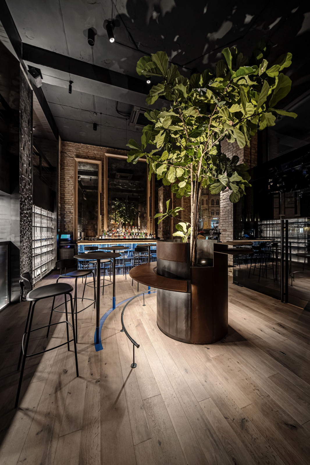 Follower | Restaurant & Bar