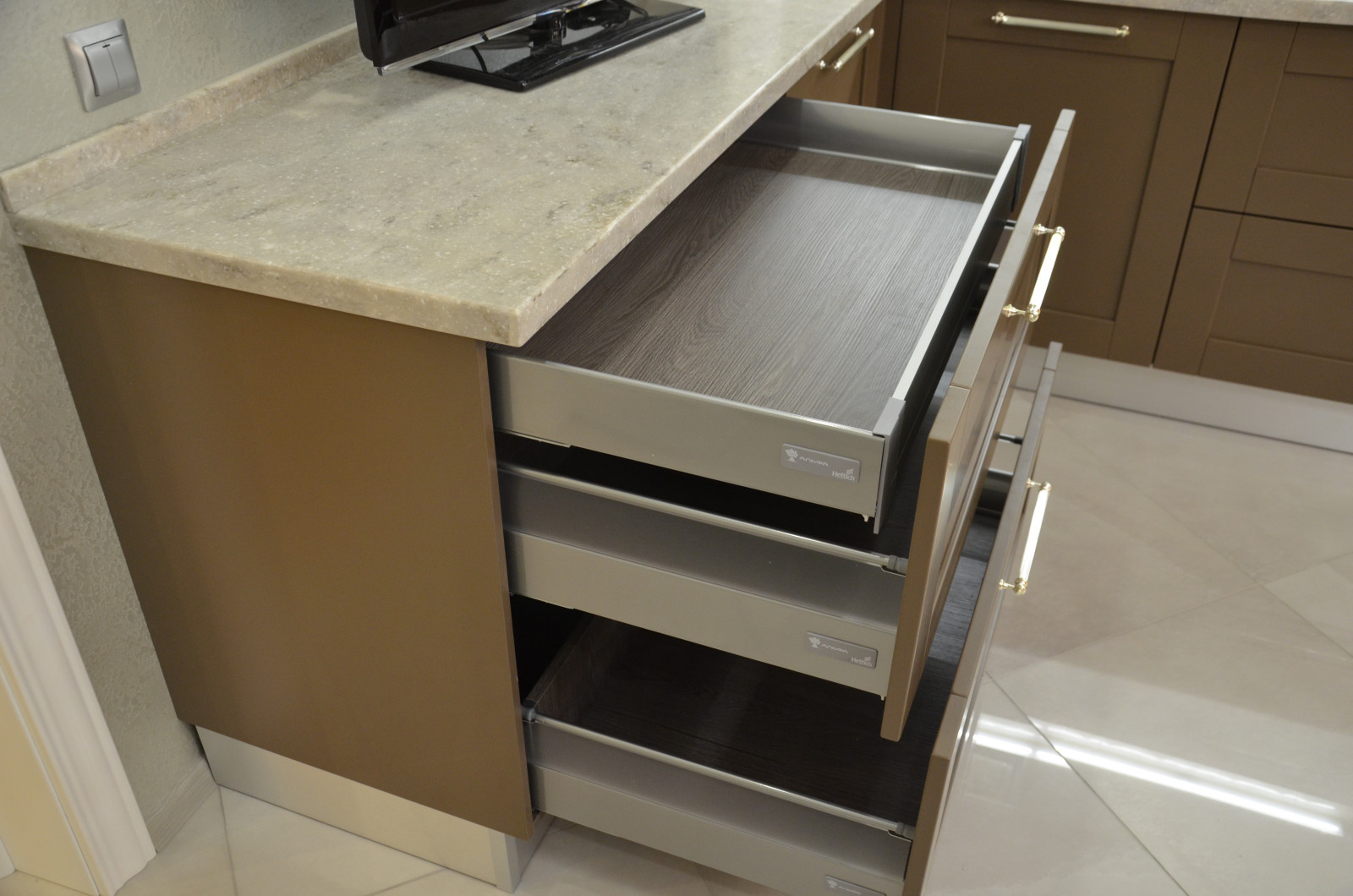 Кухня Кальвадос из массива бука покраска RAL