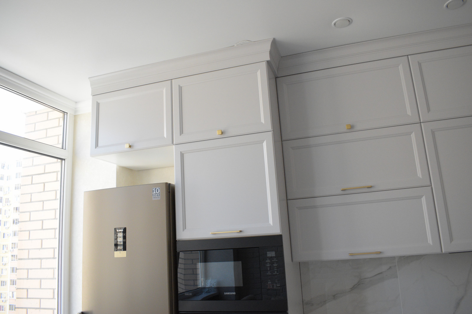 Андора МДФ под потолок с акриловой столешницей